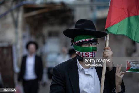 Neturei Karta International Photos and Premium High Res Pictures - Getty Images