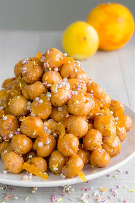 STRUFFOLI RECIPE AND HISTORY - traditional Italian honey balls