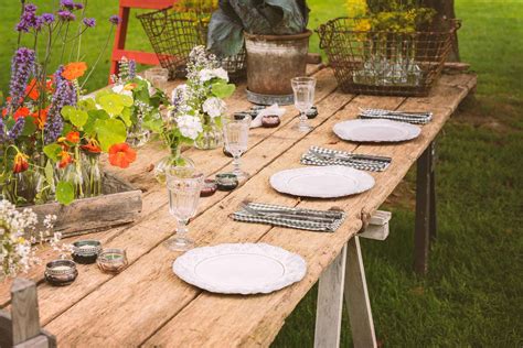 Outdoor dining ideas: 26 stylish ways to enjoy eating alfresco | Gardeningetc