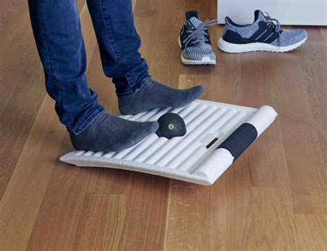 This standing desk mat improves your health and your productivity