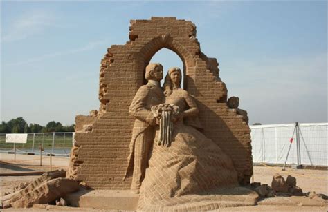 Beautiful Sand Sculptures (33 pics)