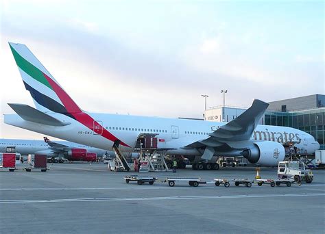 Emirates Fleet Boeing 777-200LR Details and Pictures