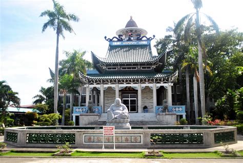 Mga Lakwacherang Doktora: The Davao Experience: Serenity at the Lon Wa Buddhist Temple