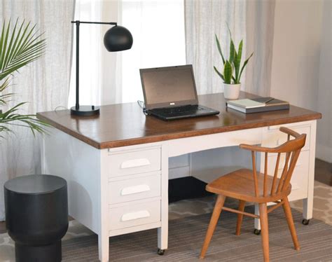 White desk with wood top. So pretty :) | White desks, Home, Home decor