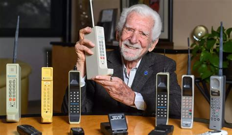 Martin Cooper, inventor of the Motorola DynaTAC 8000x 94-year-old ...