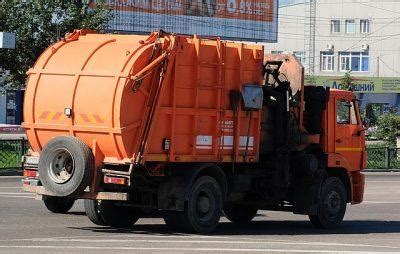 8 Safety Tips for Garbage Truck Drivers & Garbage Collection Companies