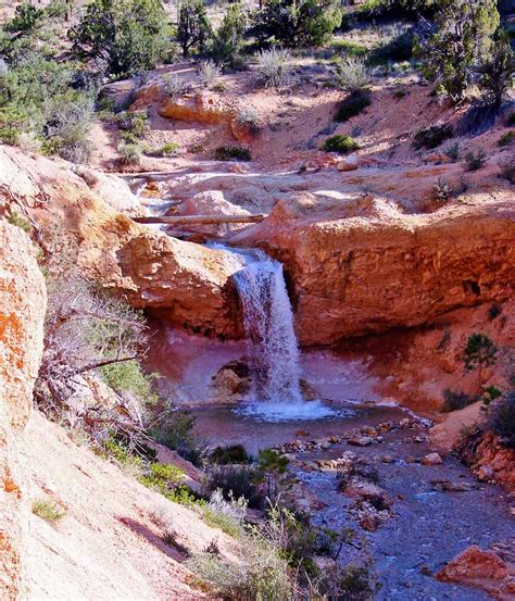 Bryce Canyon National Park_Mossy Cave Trail waterfall - Dotted Globe