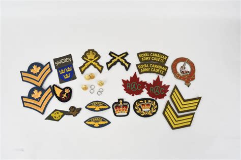 Assorted Canadian Cloth Military Badges and Uniform Buttons