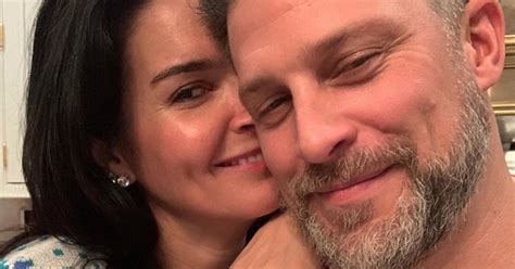 Angie Harmon, Greg Vaughan Get Engaged on Christmas: Pics