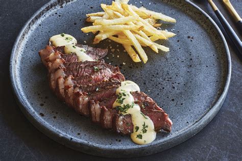 Wagyu steak with béarnaise sauce and triple-cooked chips - Fresh Living