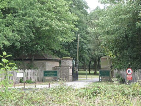 Gates of Packington Park © Robin Stott cc-by-sa/2.0 :: Geograph Britain ...