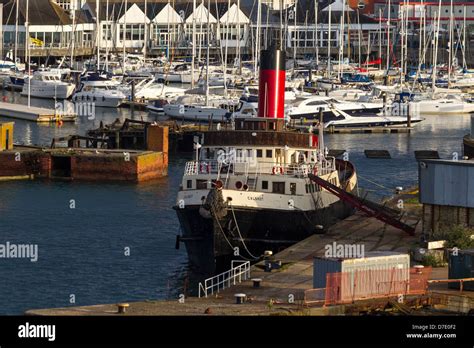 Southampton docks hi-res stock photography and images - Alamy