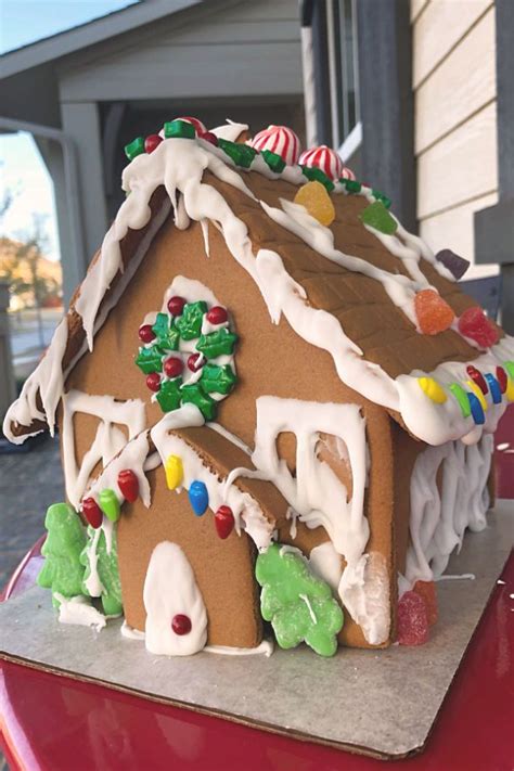 The Absolutely Best Gingerbread House Glue | Recipe in 2020 | Cool ...