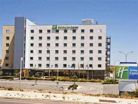 Holiday Inn Express Lisbon-Oeiras Hotel - Deals, Photos & Reviews