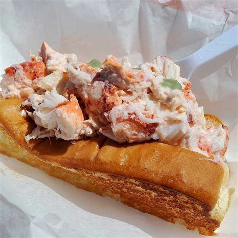 Where to find the best lobster rolls in New England | Best lobster roll ...