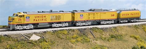 SPECIAL EXPANDED REVIEW: ScaleTrains.com HO scale Union Pacific GTEL ...