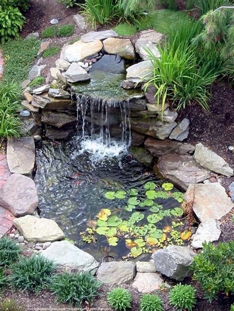 30+ Unordinary Water Feature Front Yard Backyard Landscaping Ideas