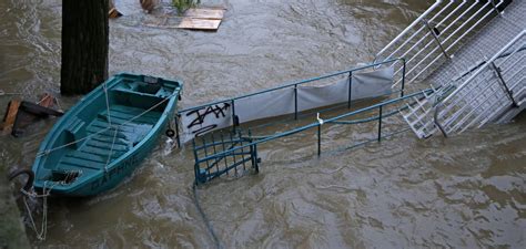 France floods: Several dead near swollen Seine - UPI.com