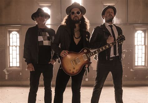 Blues rock power trio Dustin Douglas & The Electric Gentlemen release new single "Broken" - The ...