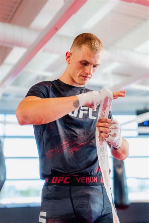 Photo Gallery | Ian Garry Trains At The UFC Performance Institute For UFC 276 | UFC