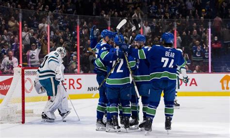 Canucks vs. Blackhawks: Live stream, TV info, time