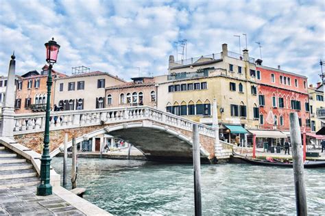 A Guide to the Most Famous Bridges in Venice, Italy