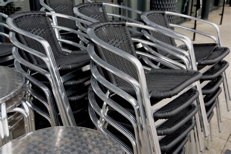 6 Major Reasons to Buy Stackable Chairs for Restaurant Seating