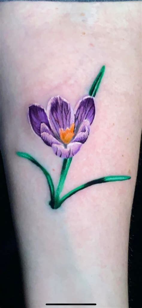 Crocus flower by Andy at Ghostline Tattoo in Bremerton WA : r/tattoos