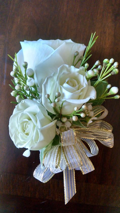 Gloomy Pretty Flower Corsages For Beautiful Bridal and Bridesmaid Ideas ...