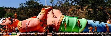 Sleeping Kumbhakarna Statue | Kumbakarna garden near Penukon… | Flickr