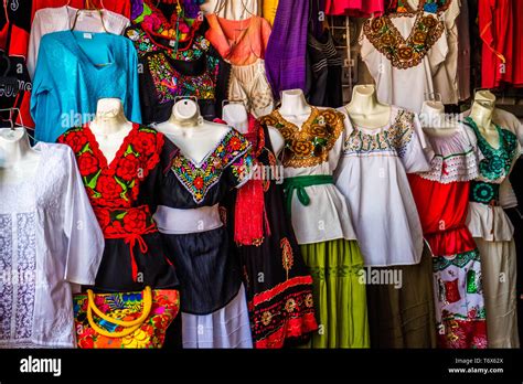 Mexican clothing shop hi-res stock photography and images - Alamy