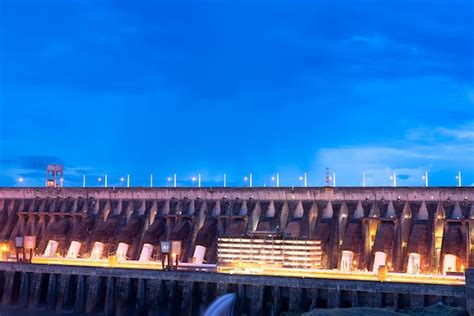 Premium Photo | Close-up to the itaipu hydroelectric dam at night