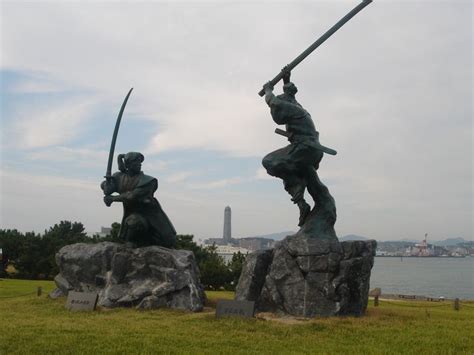 The statue of the duel between Miyamoto Musashi and Sasaki Kojiro in ...