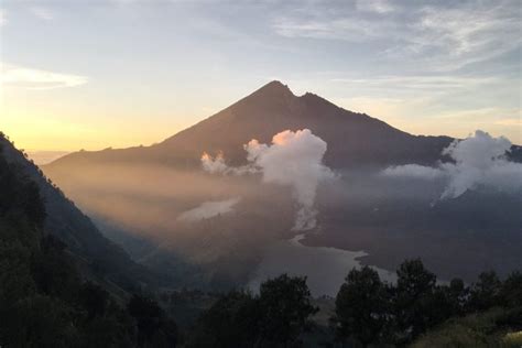 Mount Rinjani Trekking Detailed Guide (Updated for 2019!) - Girl Eat World