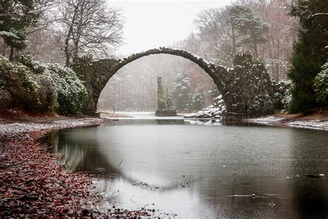 Winter at the Rakotzbrücke, Kromlau, Germany [6000x4000] [OC] : r/waterporn