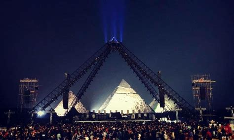 Red Hot Chili Peppers wow audience with gig in shadow of Giza Pyramids ...