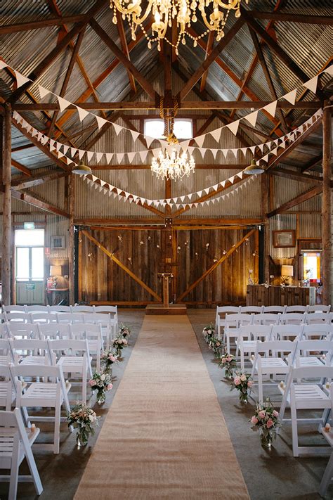 40 DIY Barn Wedding Ideas For A Country-Flavored Celebration