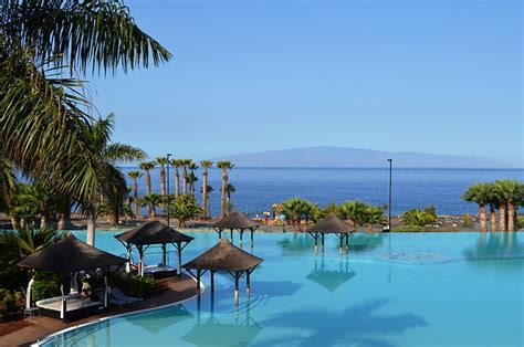 10 favourite hotel swimming pools on Tenerife | therealtenerife.com