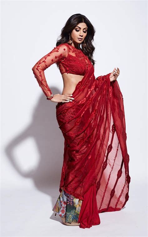 Shilpa Shetty's red hot look in an organza saree for Global Business Awards'22!