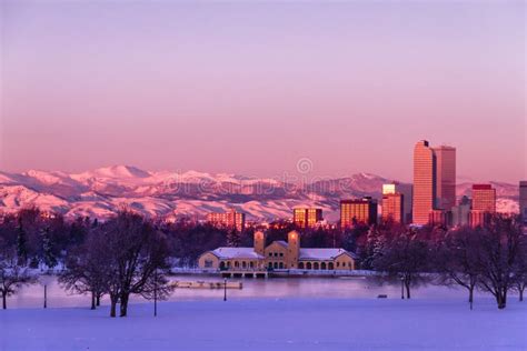 Denver Colorado Skyline in Snow Feb 2013 Editorial Photo - Image of lake, north: 37755866