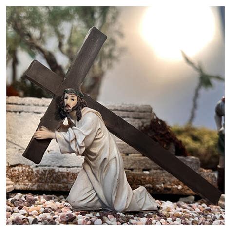 Jesus carrying the cross statue 9 cm | online sales on HOLYART.com