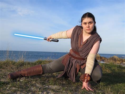 The 30 Best Rey Skywalker Cosplays We've Ever Seen (Most Beautiful) | Gamers Decide