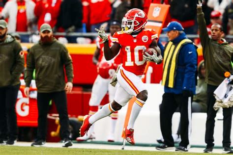 Tyreek Hill 40-Yard Dash Speed Among Best Ever – but There's a Catch