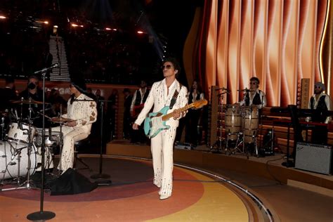 Silk Sonic "777" 2022 Grammys Opening Performance | POPSUGAR Entertainment