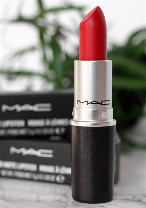 MAC Lippenstift Retro Matte Lipstick Ruby Woo - Lavie Deboite