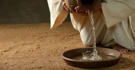 Why Did Jesus Wash the Disciples' Feet at Passover? Bible Story Meaning Explained