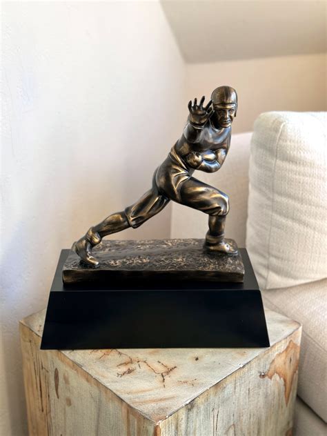 Heisman Trophy – TrophyClone