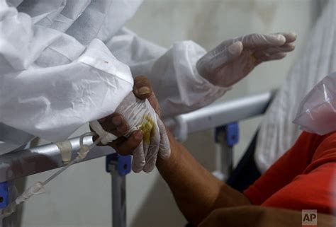 Jumbo Mumbai COVID-19 hospital treats thousands — AP Photos