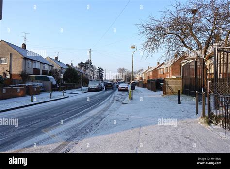 Reading, UK. 28th Feb 2018. UK Weather: Residents wake up to a covering ...