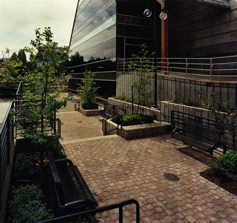 Hult Center for the Performing Arts Plaza - Barbis Bentley Architects